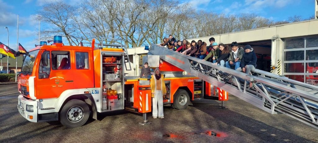 Mehr über den Artikel erfahren Besuch der Feuerwehr (Klasse 3)